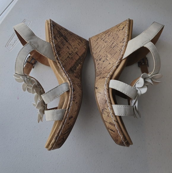 Born Concept White Sandals size 6M - Picture 6 of 10